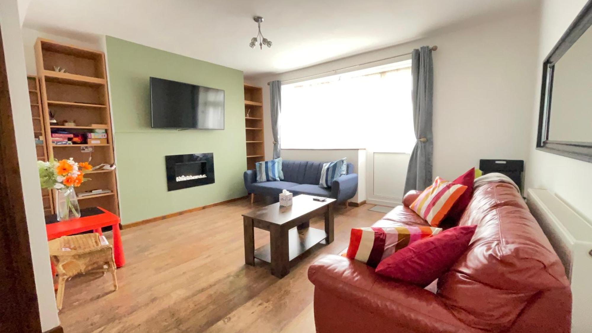 2 Bedrooms 2 Stations لندن المظهر الخارجي الصورة