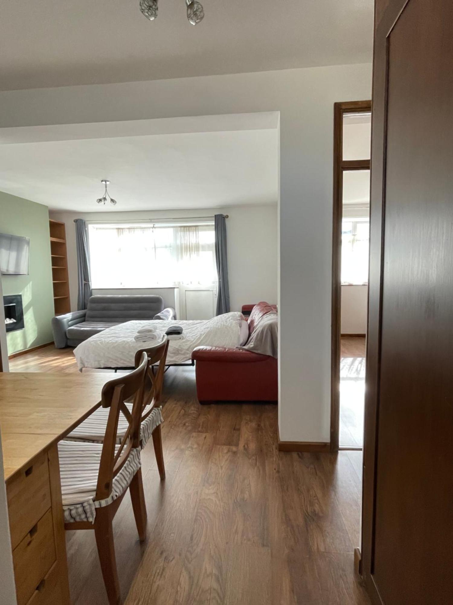 2 Bedrooms 2 Stations لندن المظهر الخارجي الصورة