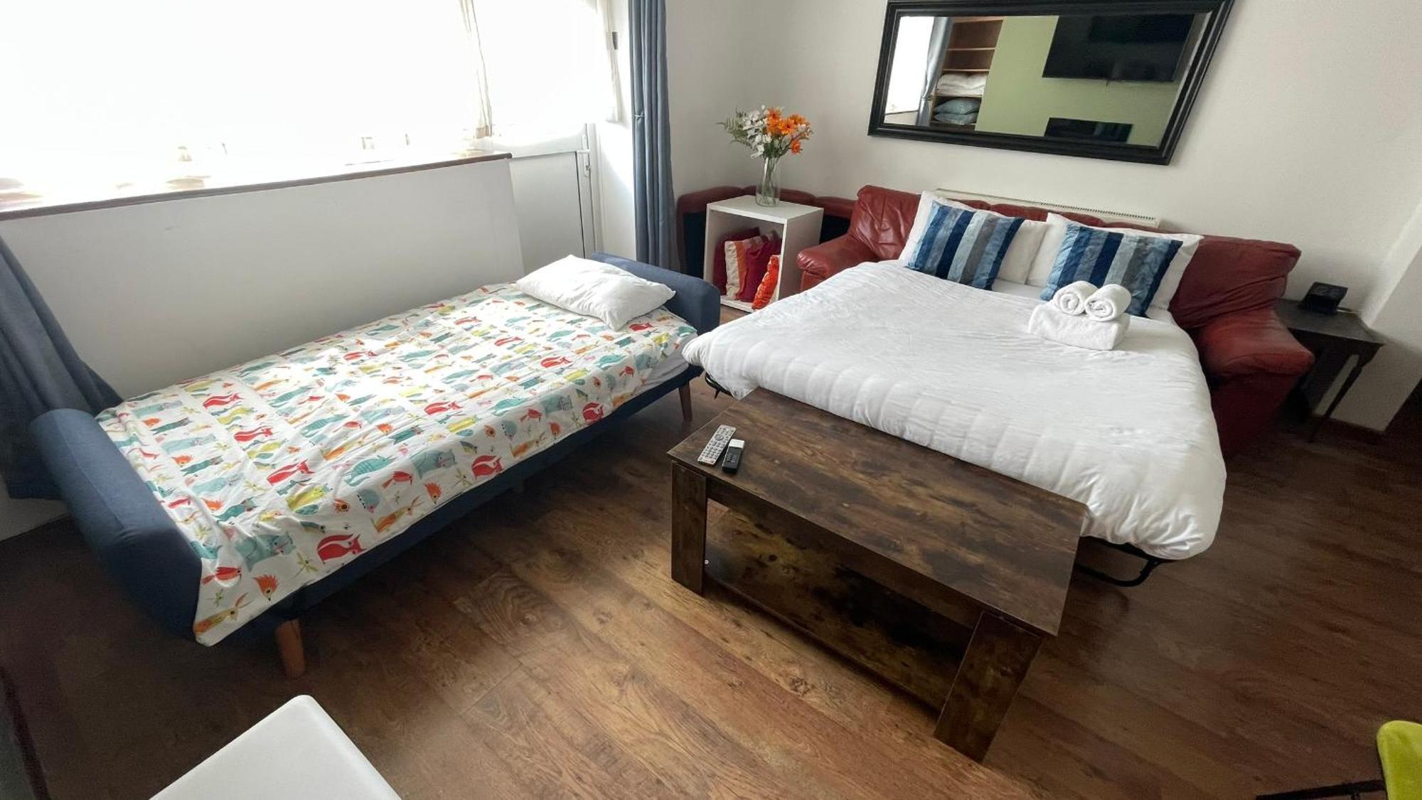 2 Bedrooms 2 Stations لندن المظهر الخارجي الصورة